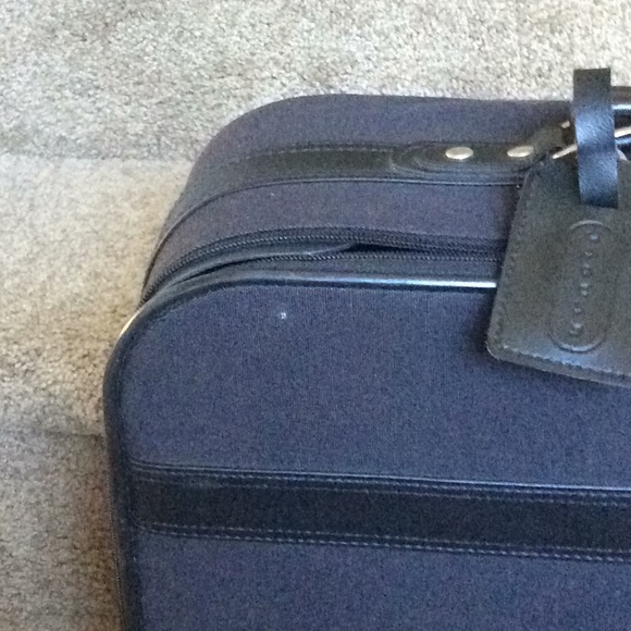 Piece of jaguar luggage - Picture 2 of 8